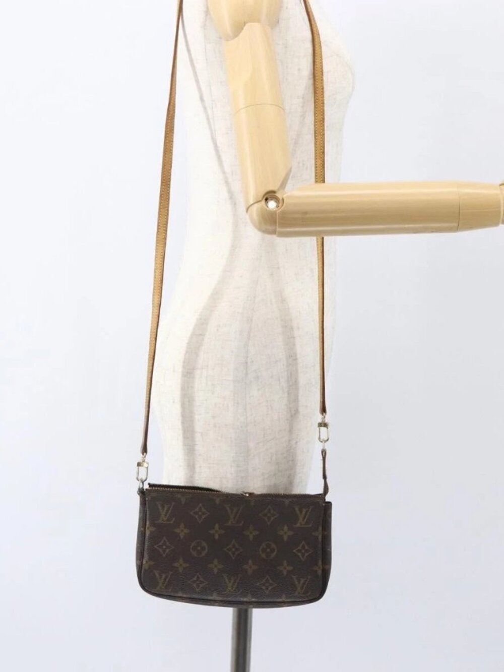LOUIS VUITTON Monogram Pochette Accessoires Pouch M51980 LV Auth 159594